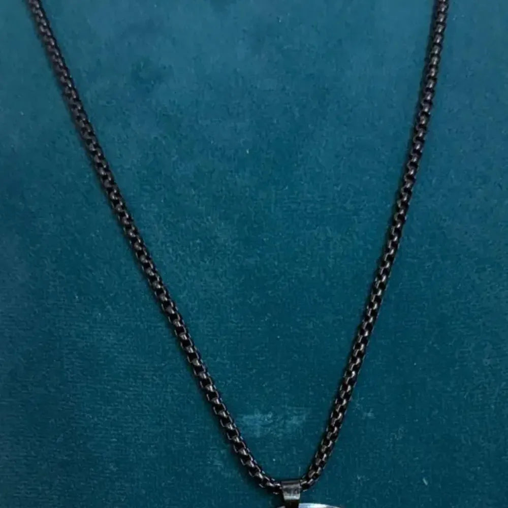 Ram baan tag necklace – black