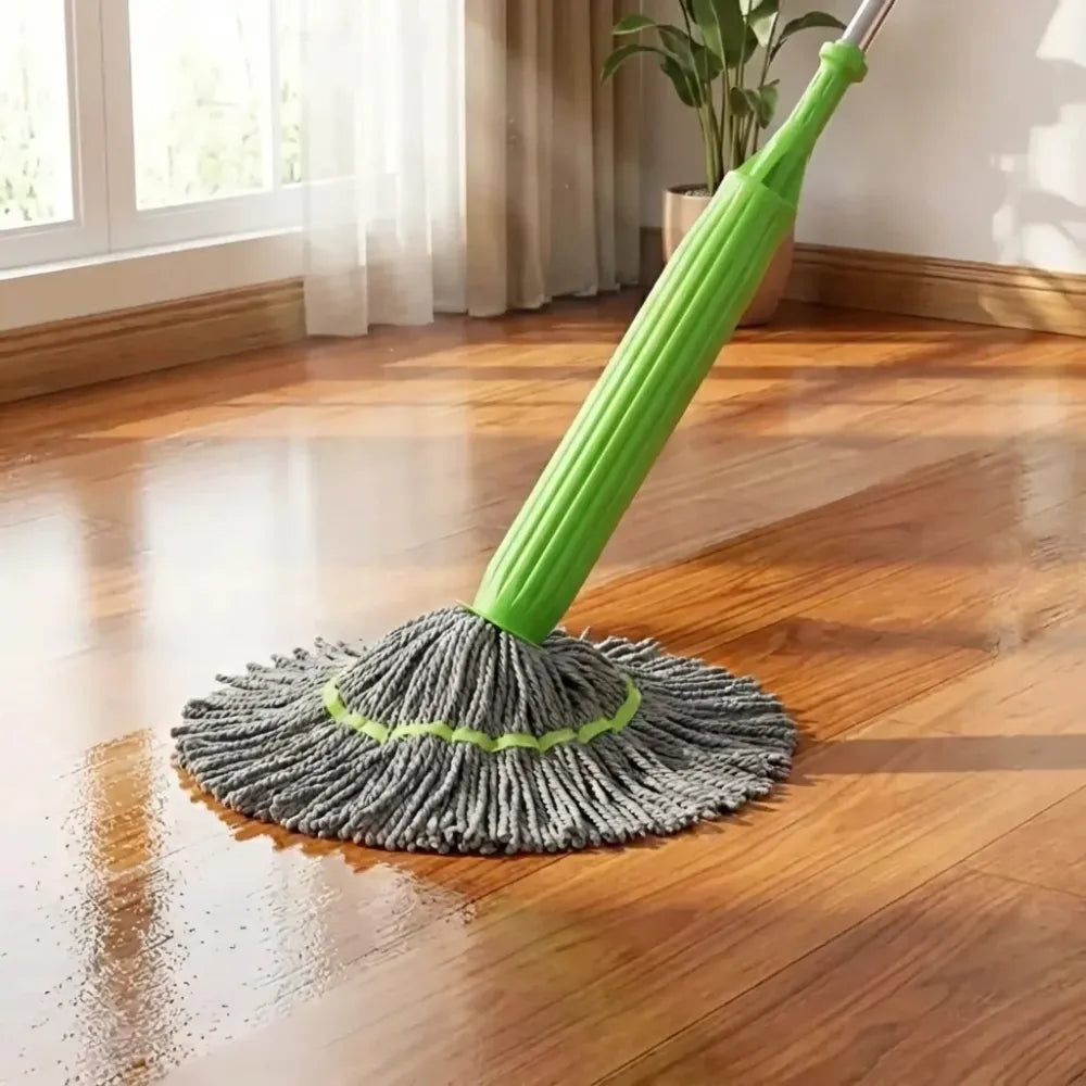 Self-twisting water rotating mop