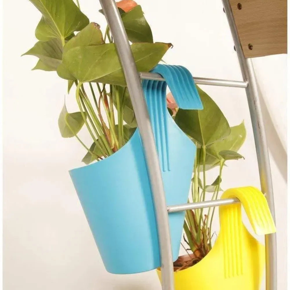 Self-watering hanging planter set