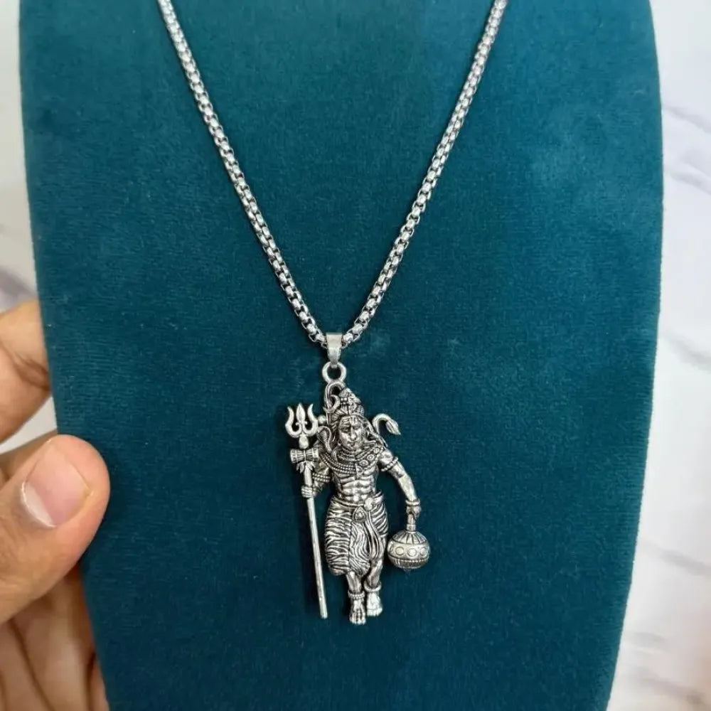 Shivji pendant with chain - potential heroes