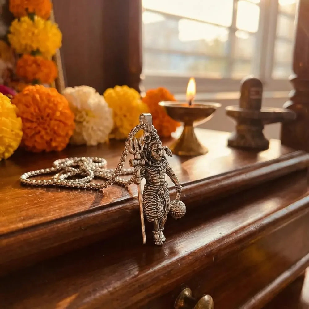 Shivji pendant with chain - potential heroes