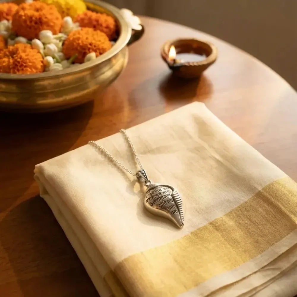 Shri krishna shankha pendant with chain