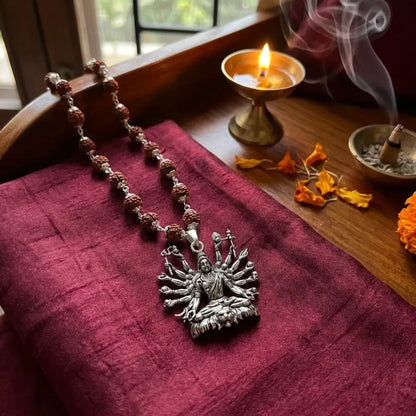 Sitted shiva embrace pendant – silver