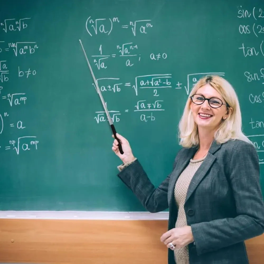 Telescopic self-defense pointer