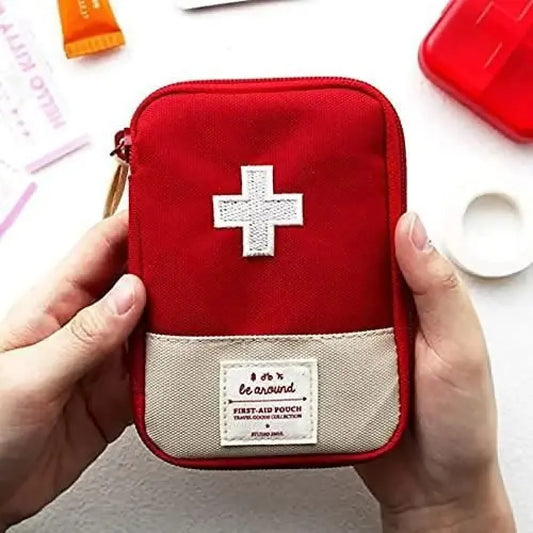 Travel medicine organizer bag