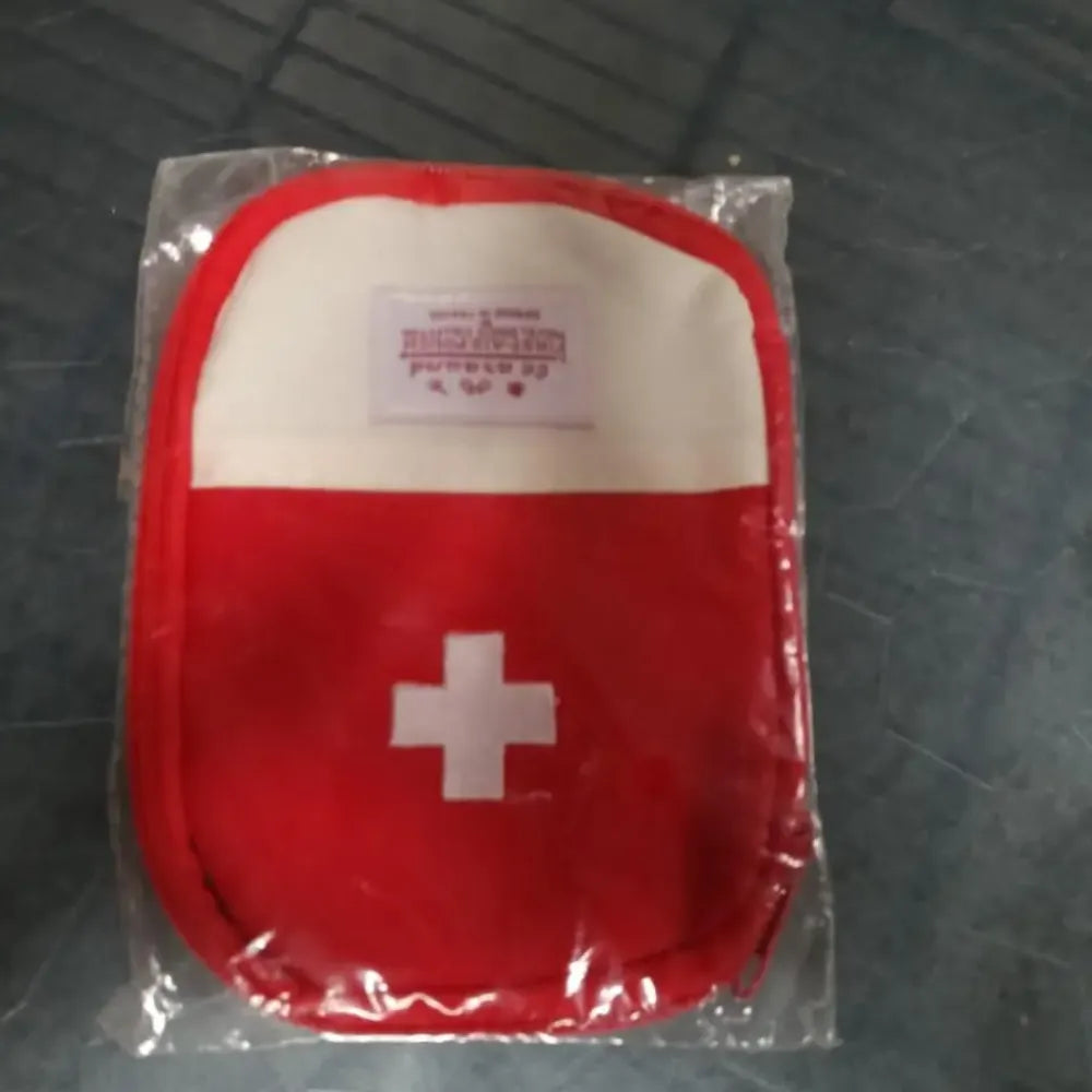 Travel medicine organizer bag