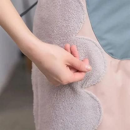Waterproof kitchen apron with towels